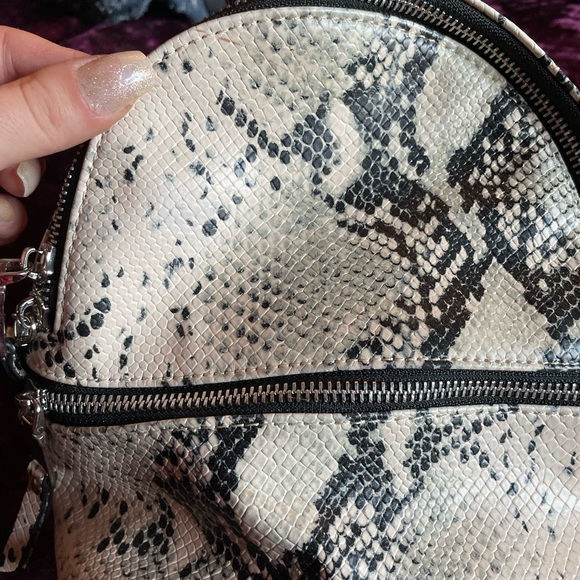 Like new steve madden mini backpack - Picture 2 of 2